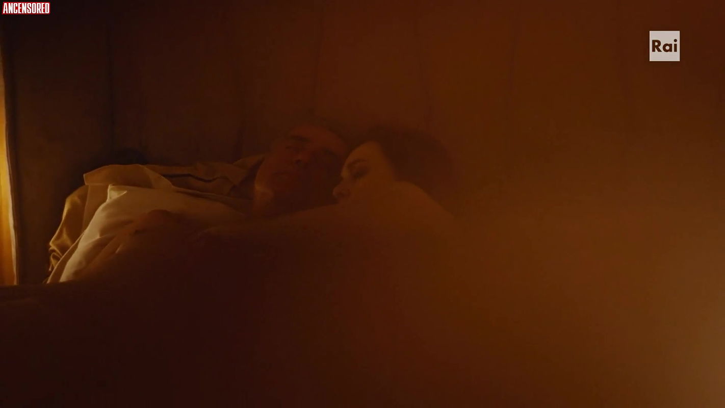 Elena Sofia Ricci – vivi e lascia vivere