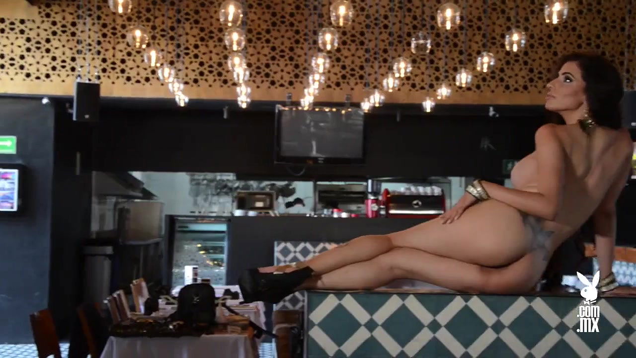 elif celik 2 – Playboy Magazine