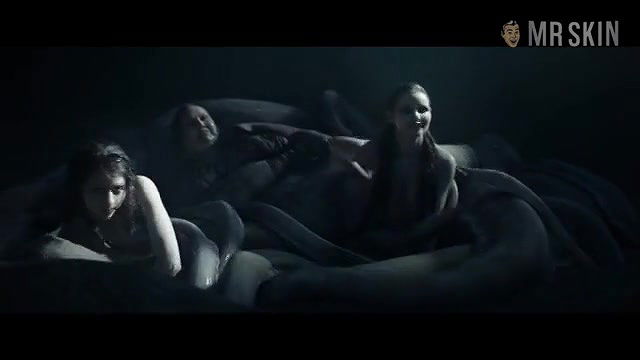 Eline Powell – king arthur legend of the sword