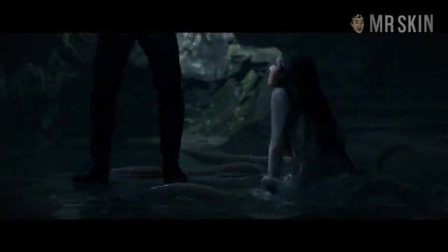 Eline Powell – king arthur legend of the sword