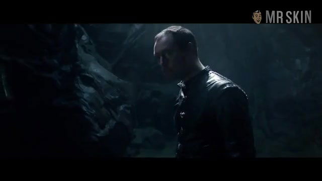 Eline Powell – king arthur legend of the sword