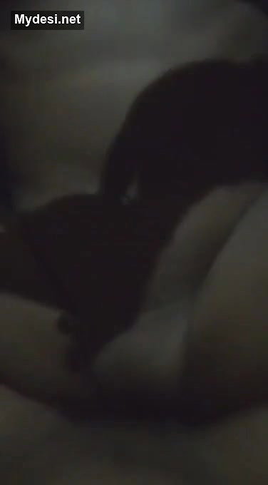 Desi aunty nude playing game
