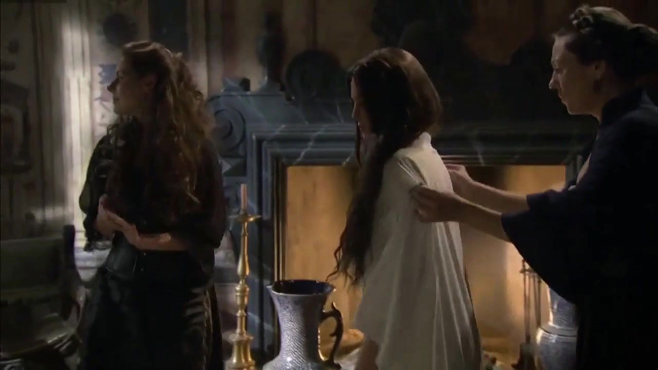 Elisa Moulia – Aguila Roja