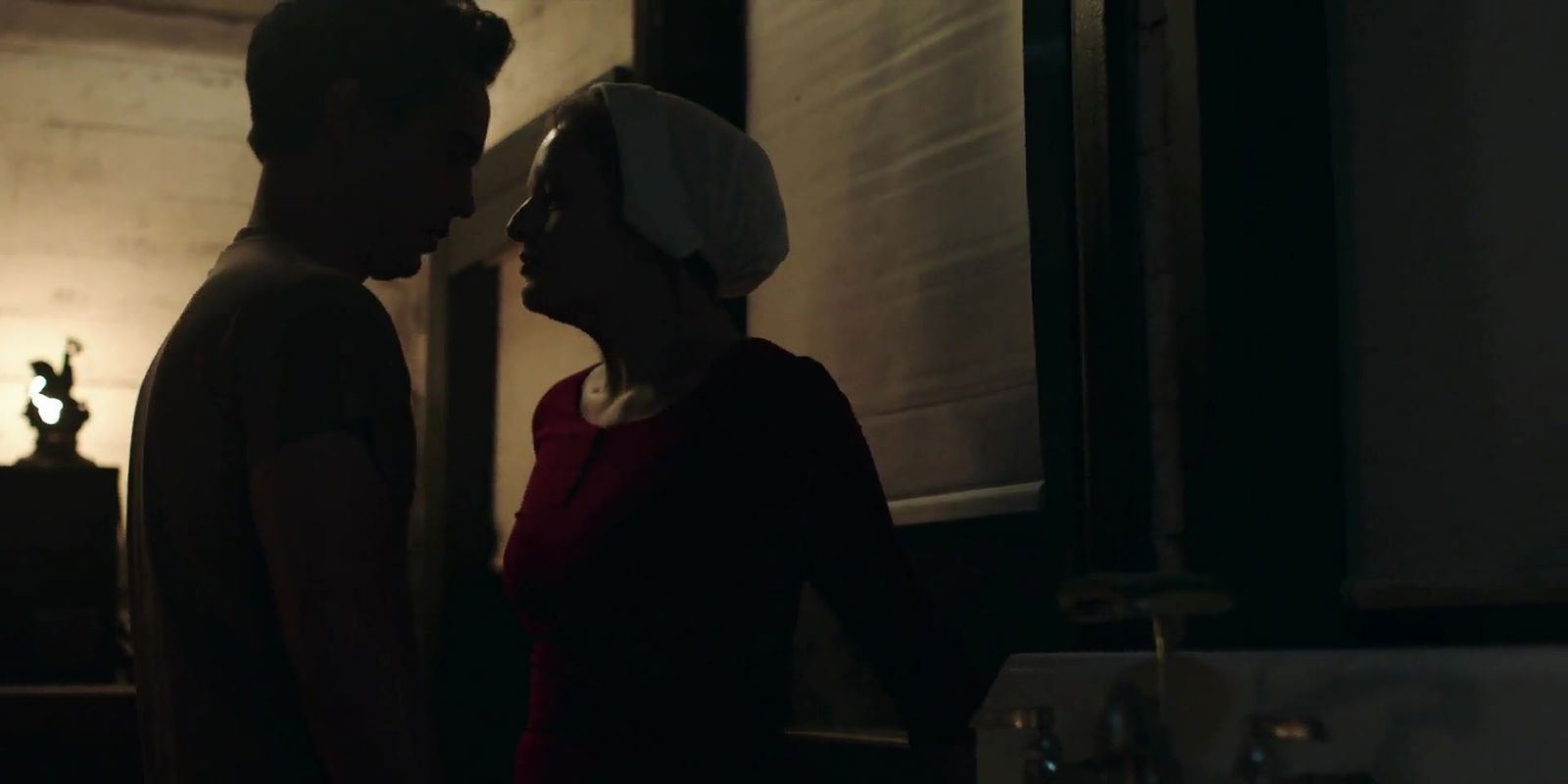 Elisabeth Moss – the handmaids tale