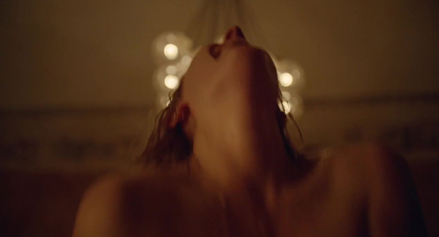 Elisabeth Moss – the square 2
