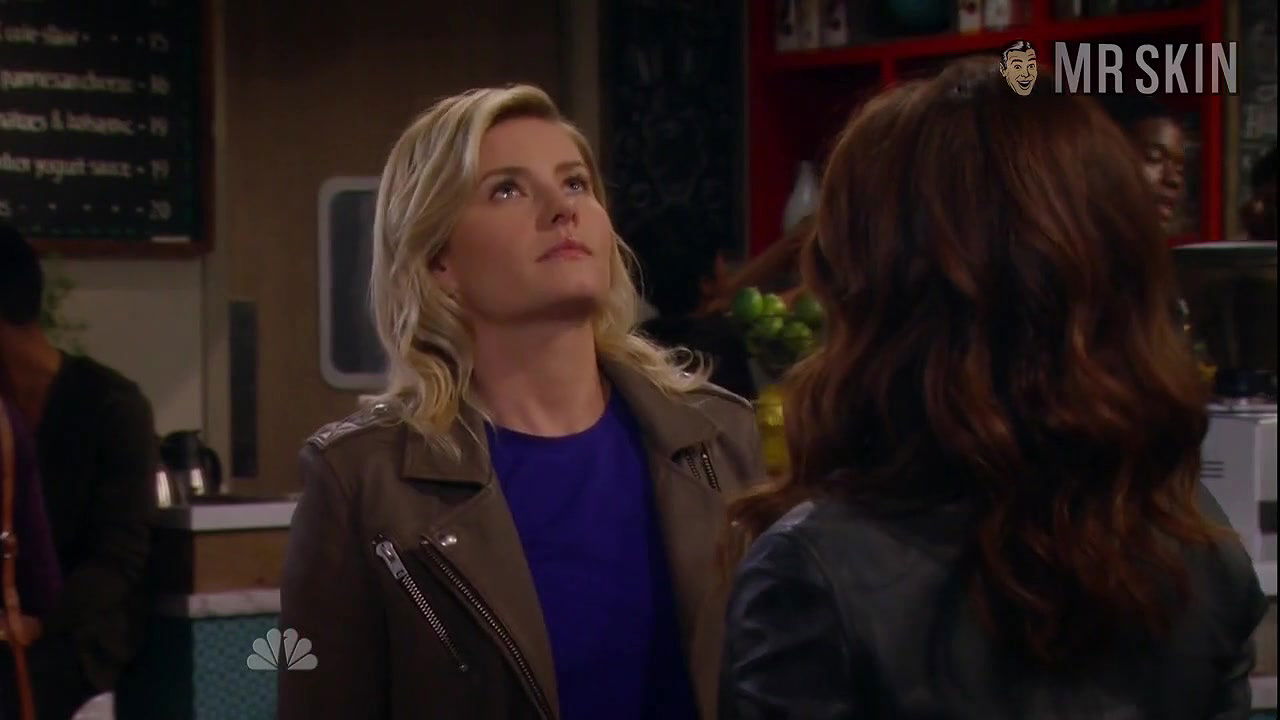 Elisha Cuthbert – One Big Happy