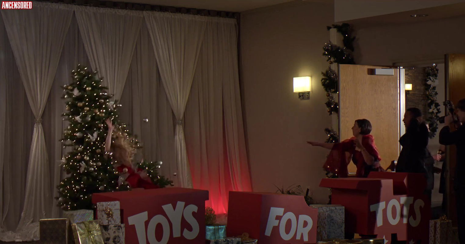 Eliza Taylor – christmas inheritance