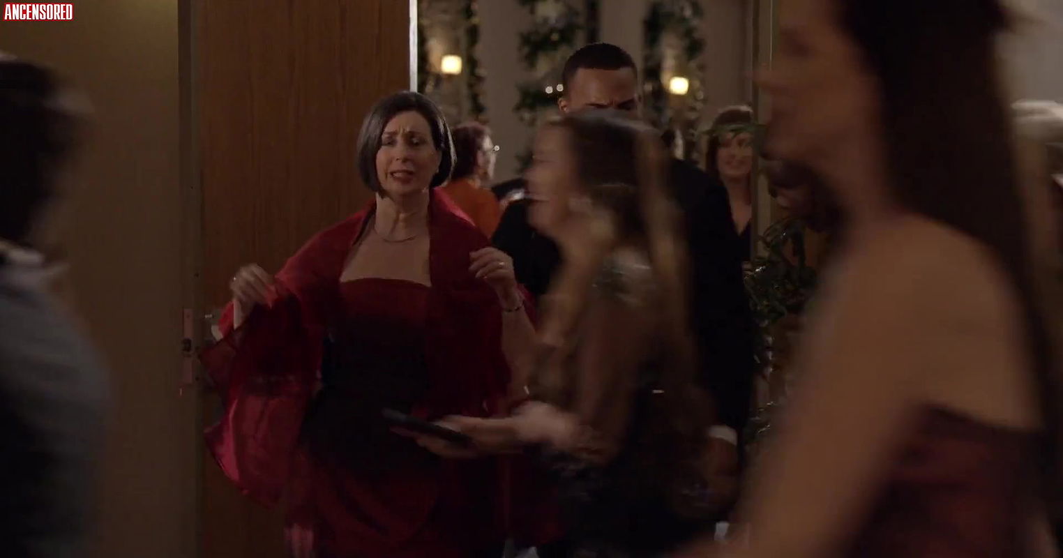 Eliza Taylor – christmas inheritance