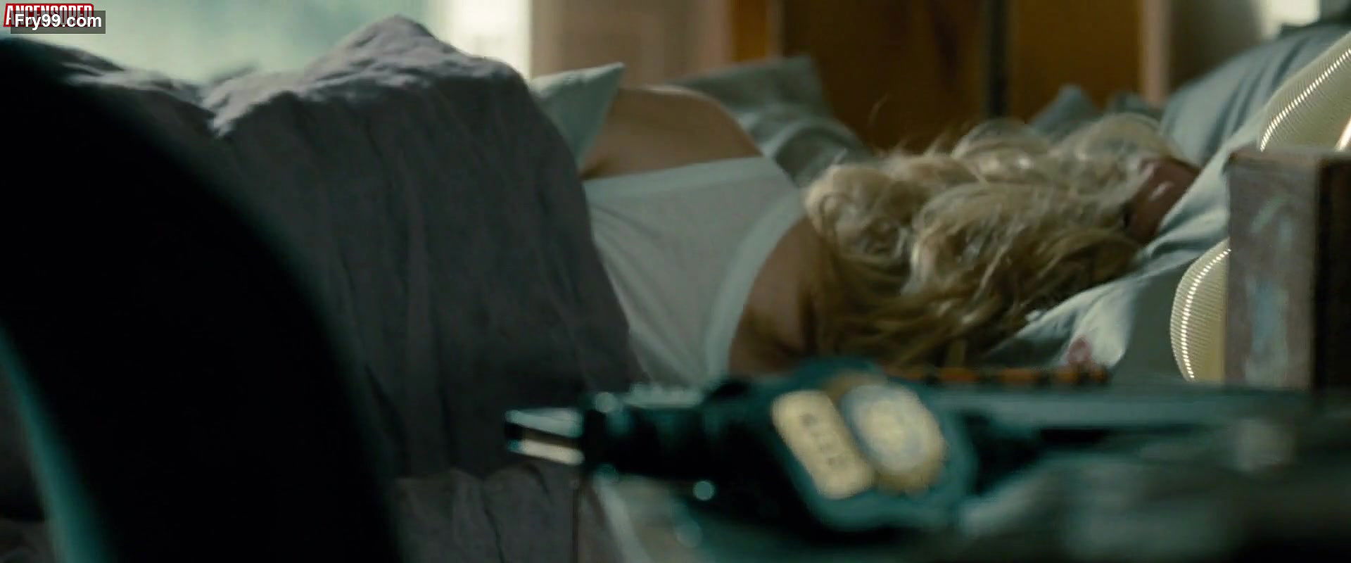 Elizabeth Banks – Man on a Ledge