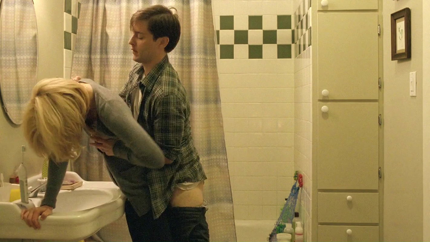 Elizabeth Banks – The Details