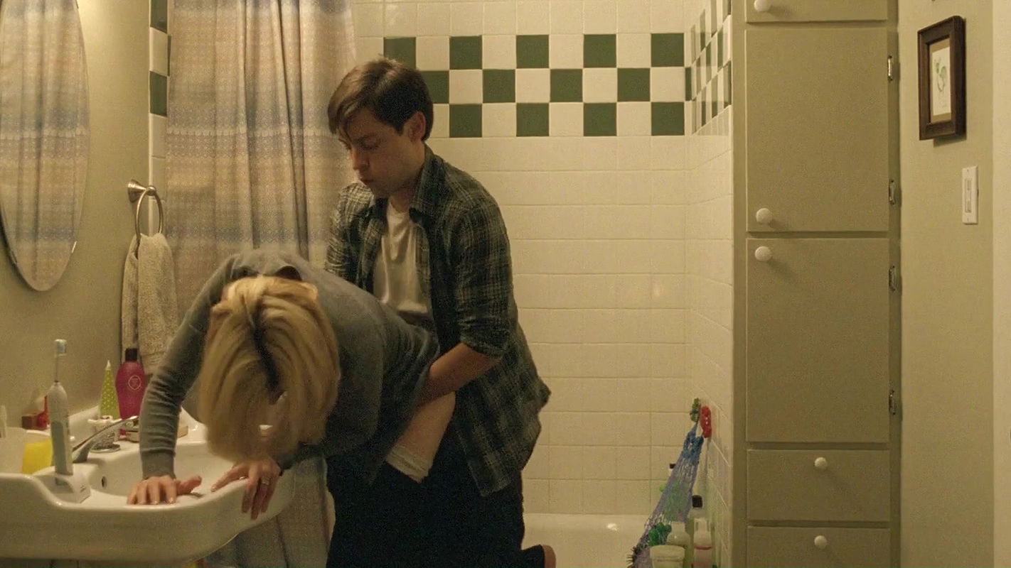 Elizabeth Banks – The Details