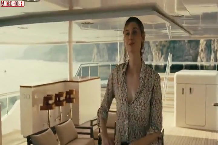 Elizabeth Debicki – tenet