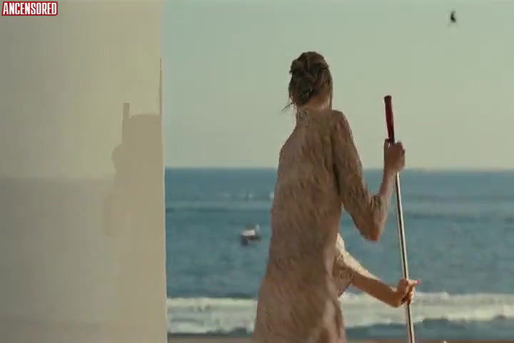 Elizabeth Debicki – tenet