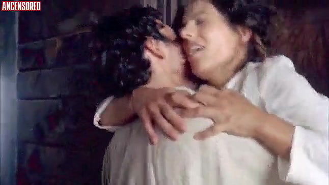 Elizabeth Hurley – method