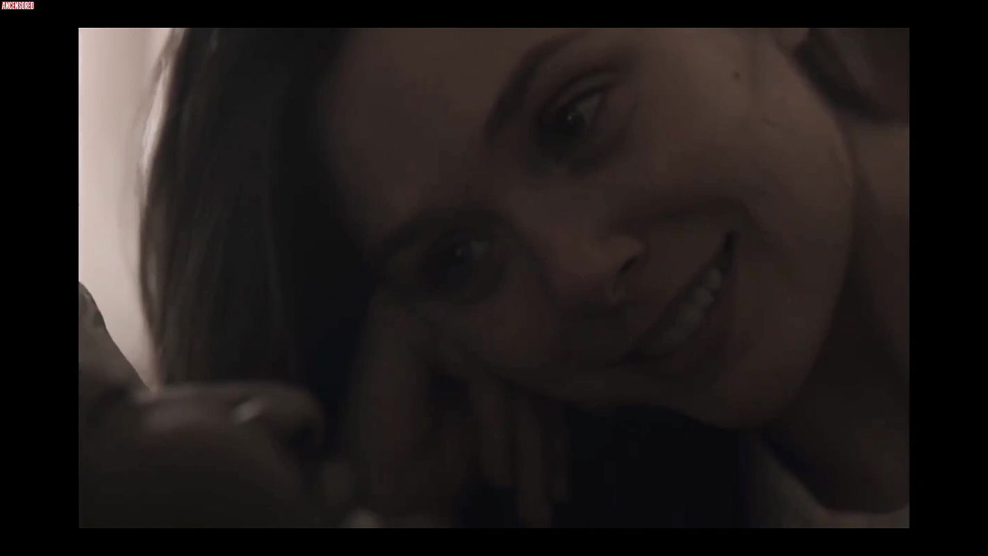 Elizabeth Olsen – sorry for your loss 2