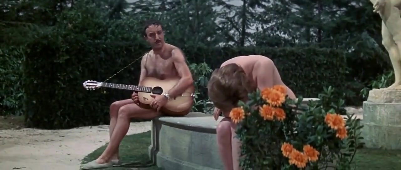 Elke Sommer – a shot in the dark