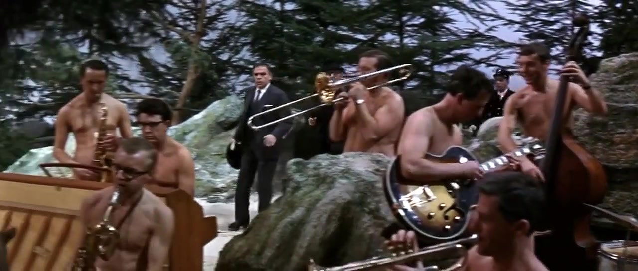 Elke Sommer – a shot in the dark