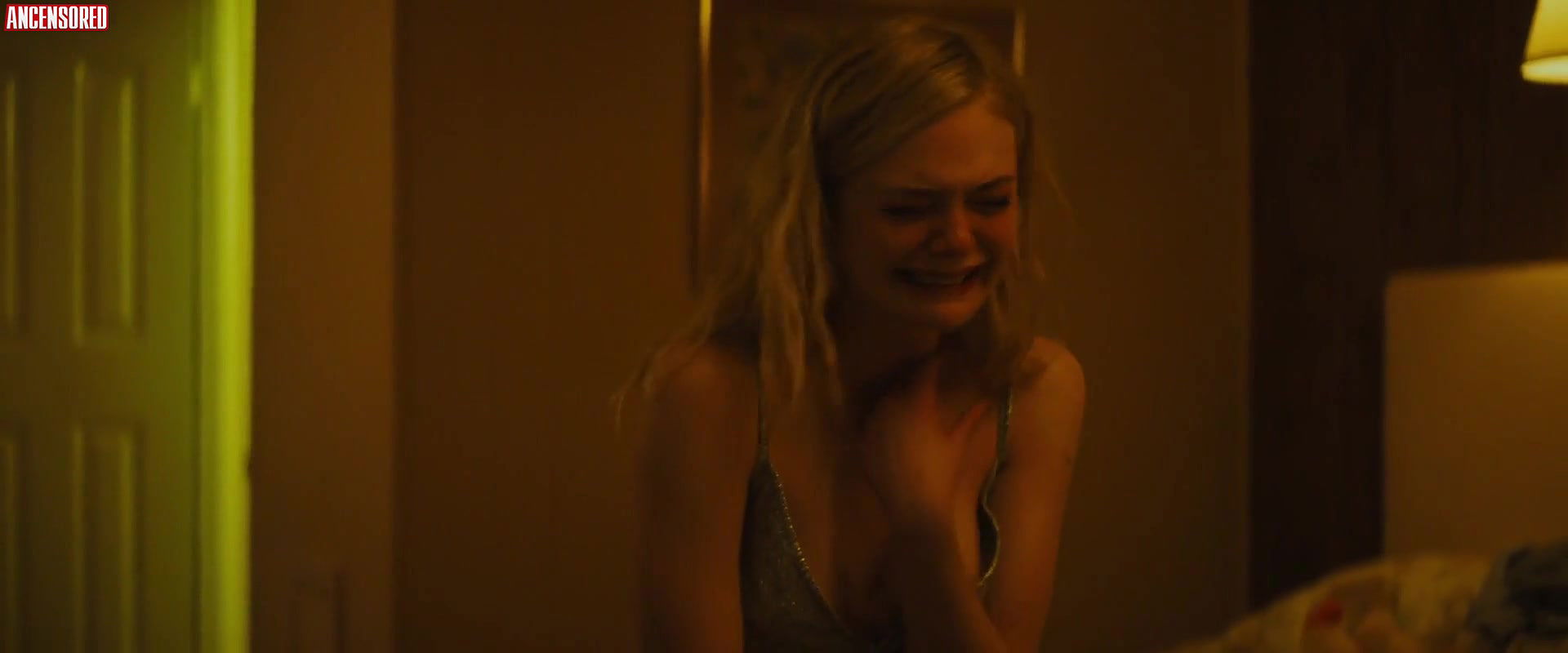 Elle Fanning – galveston