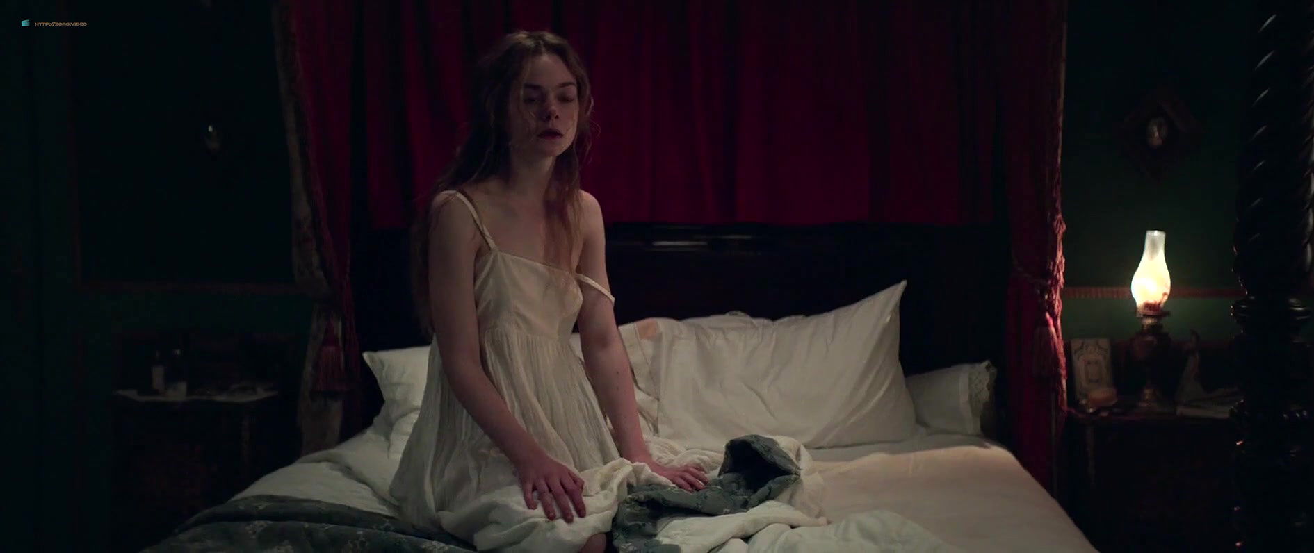 Elle Fanning – mary shelley