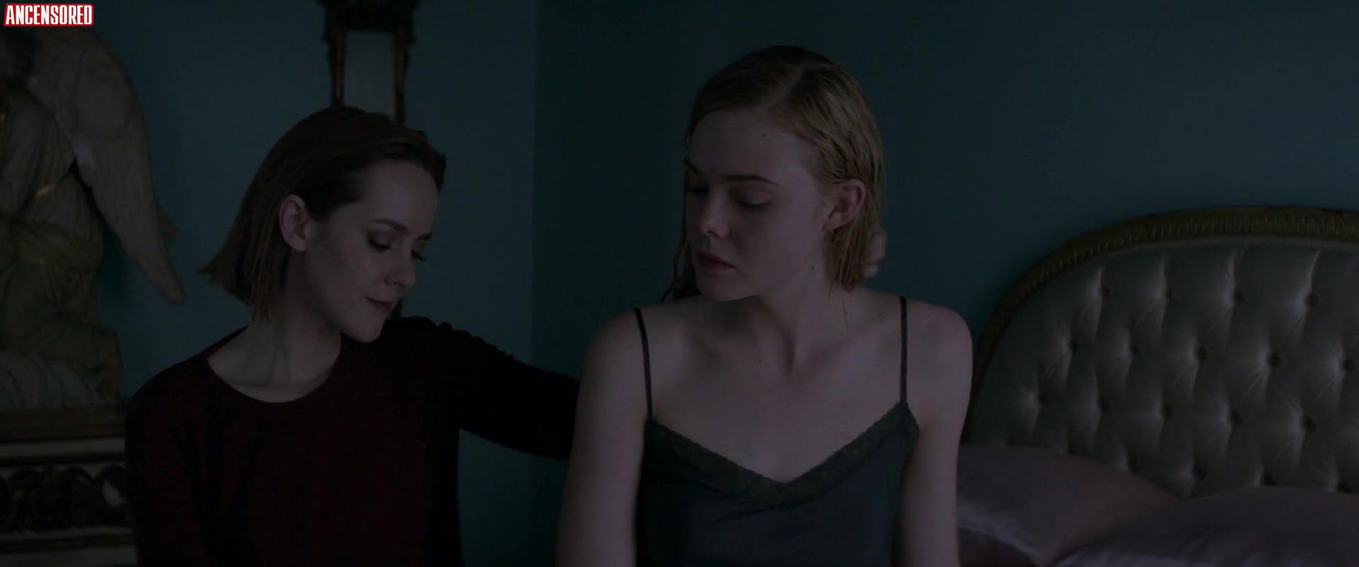 Elle Fanning – The Neon Demon