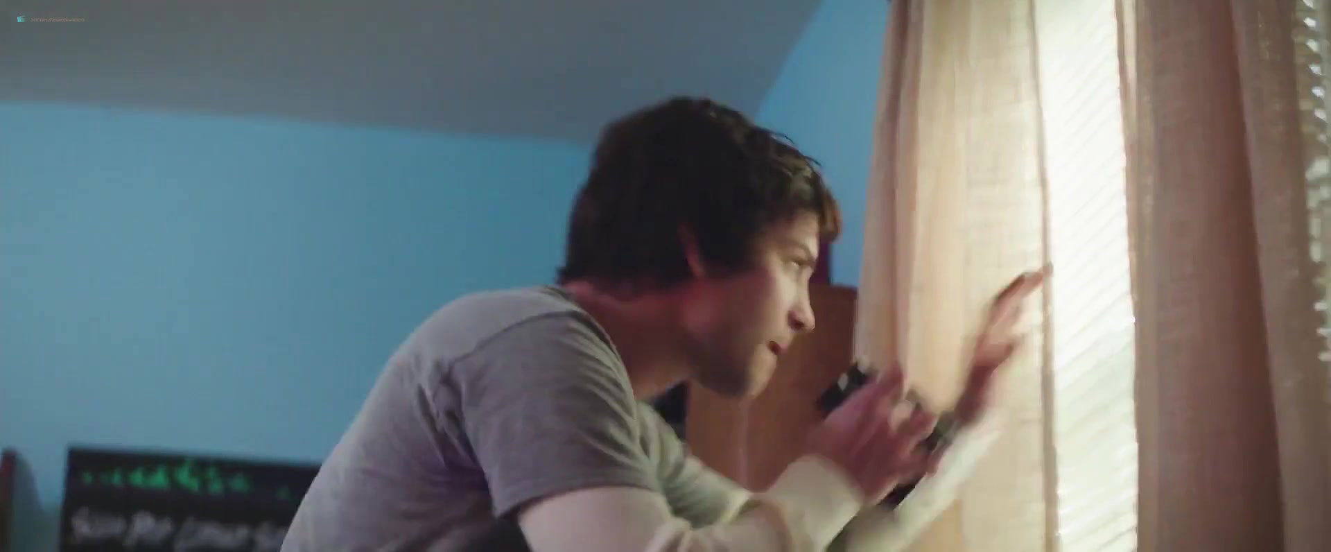 Elle Fanning – the vanishing of sidney hall