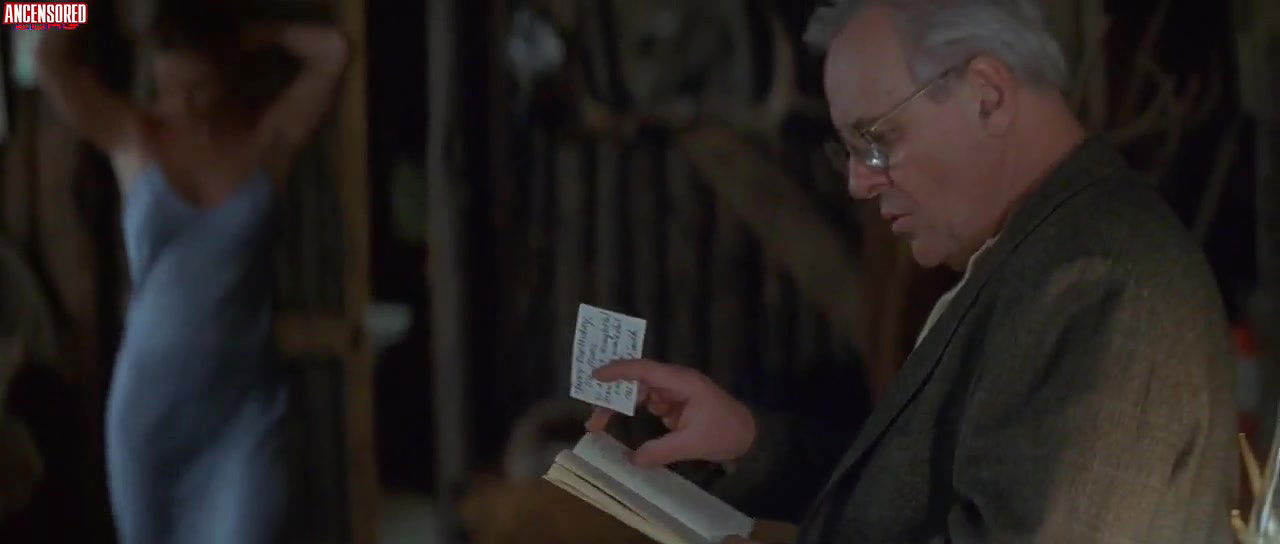 Elle Macpherson – the edge