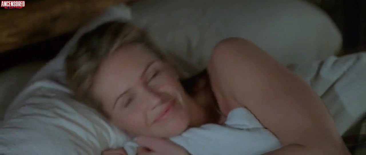 Elle Macpherson – the edge