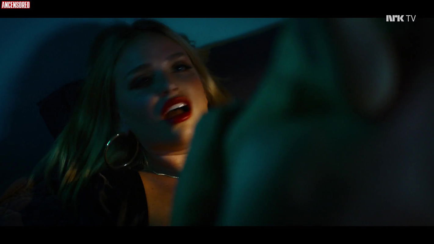 ellen helinder – exit 3