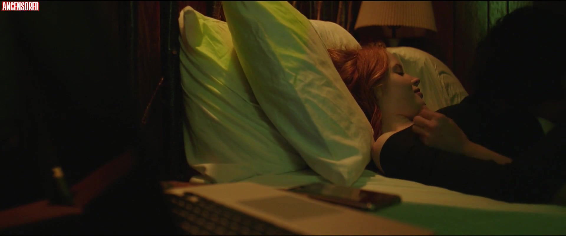 ellie bamber – high resolution