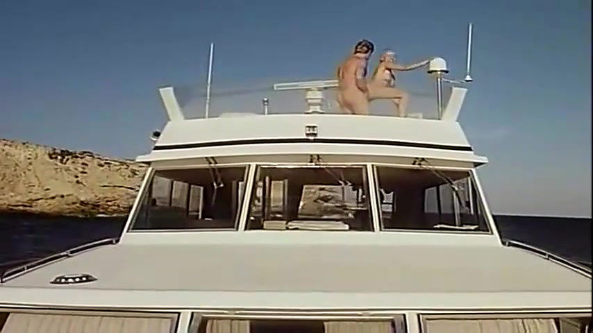 Elodie Delage – vacances a ibiza