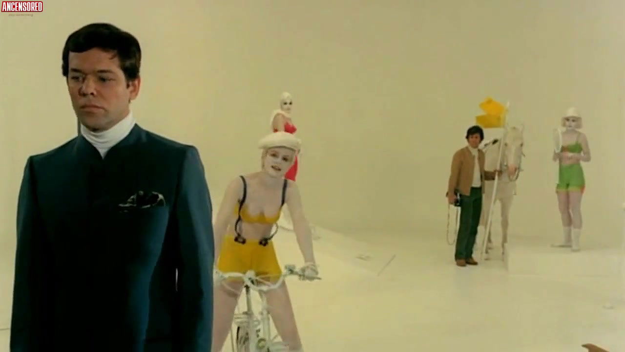 Elsa Martinelli – Les Chemins de Katmandou