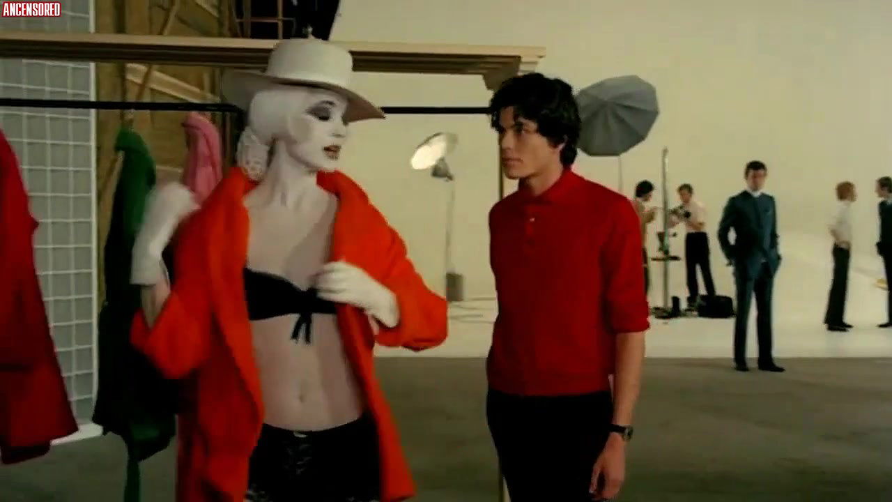 Elsa Martinelli – Les Chemins de Katmandou