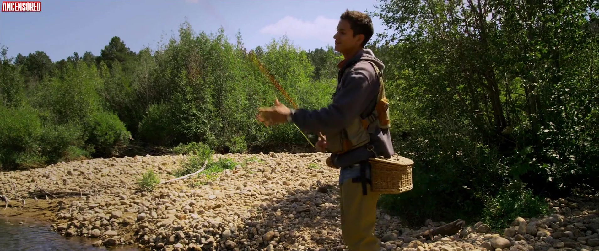 Elyse Levesque – Fishing Naked