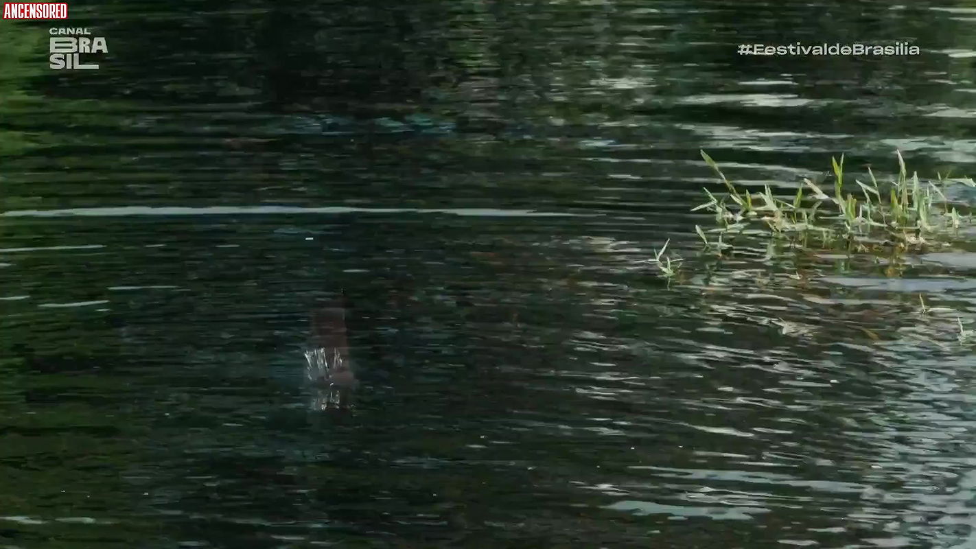 Emanuelle Arajo – longe do paraiso