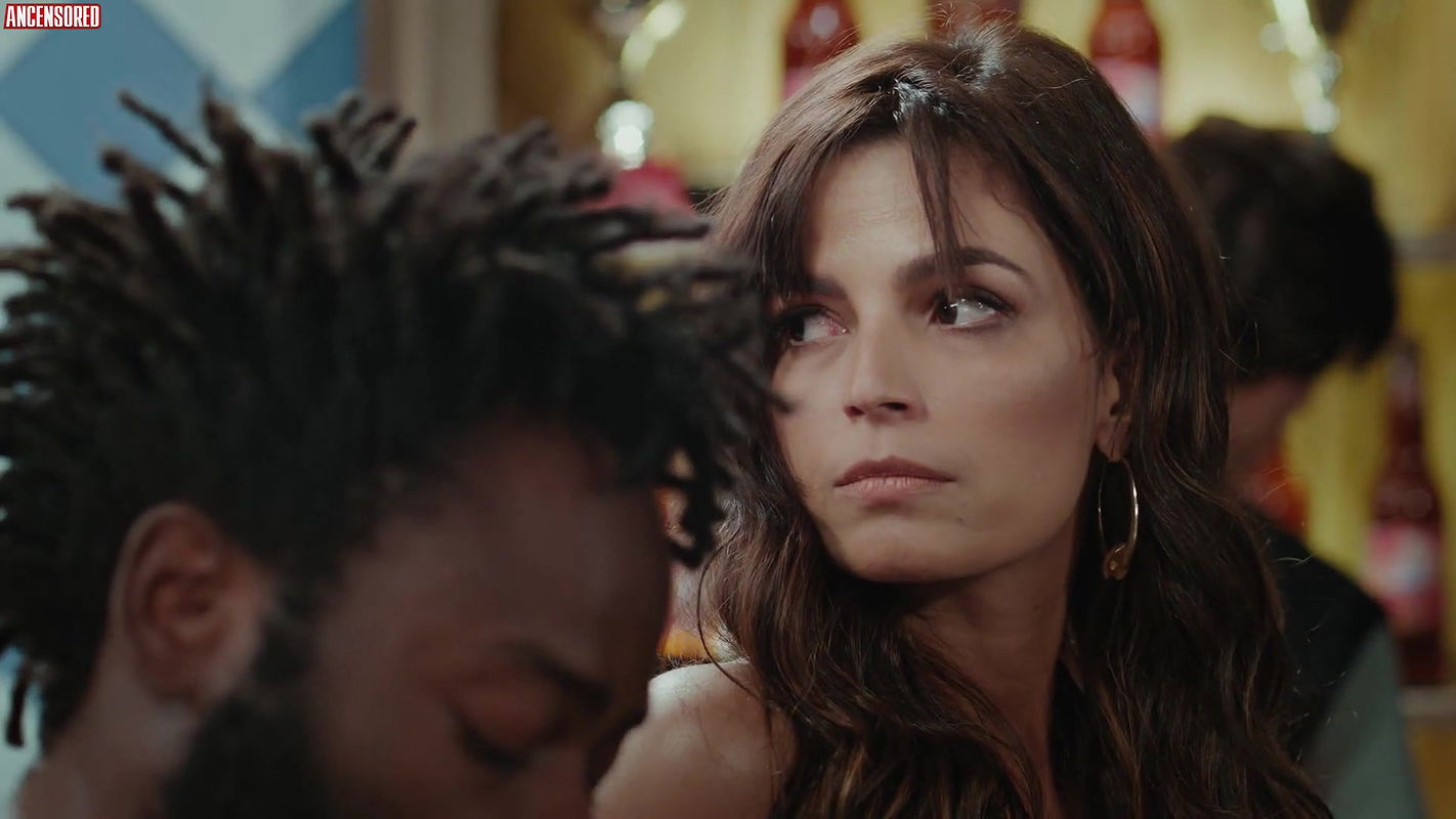 Emanuelle Arajo – samantha