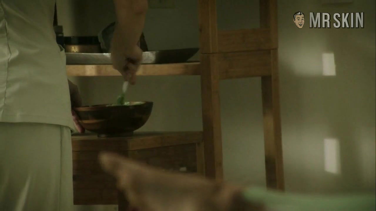 Emayatzy E Corinealdi – Hand of God