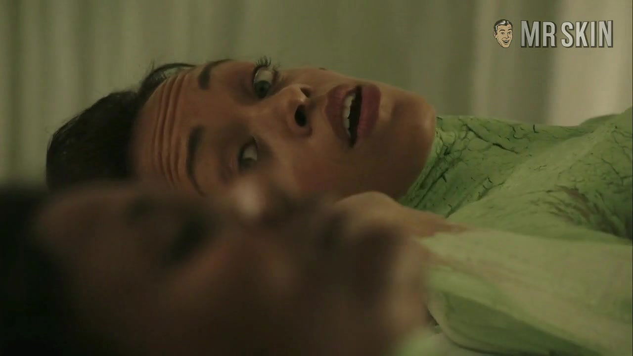 Emayatzy E Corinealdi – Hand of God