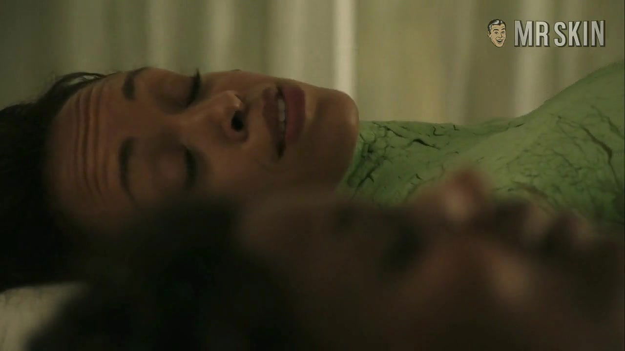 Emayatzy E Corinealdi – Hand of God