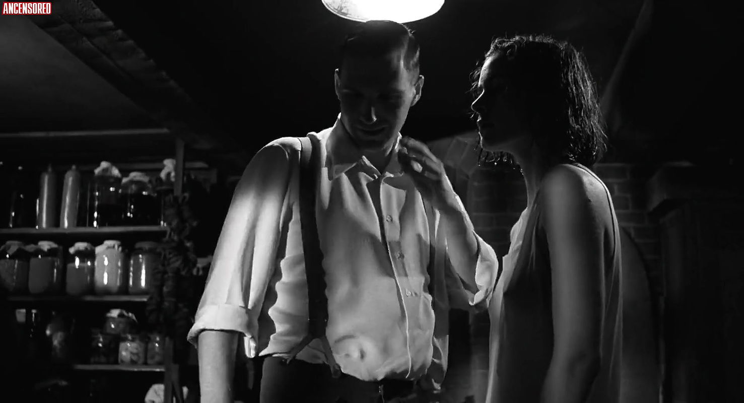 Embeth Davidtz – Schindler s List