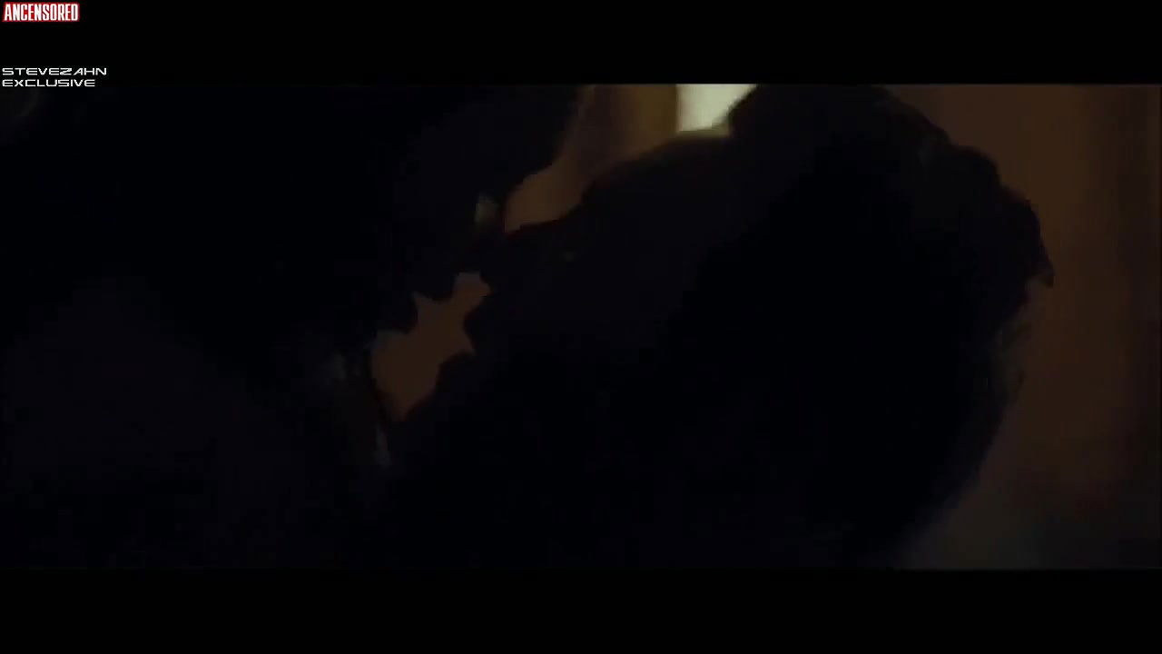 Emilia Clarke – above suspicion 2