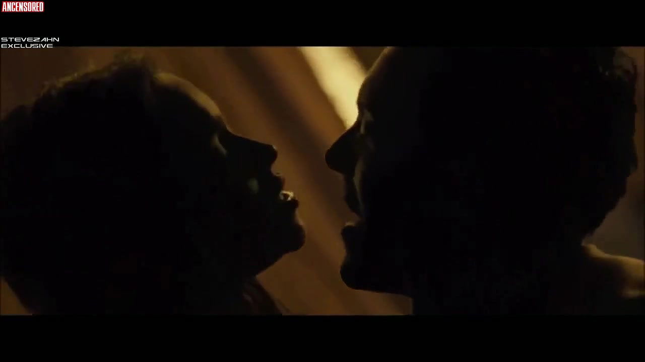 Emilia Clarke – above suspicion 2