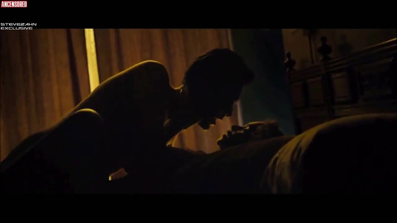 Emilia Clarke – above suspicion 2