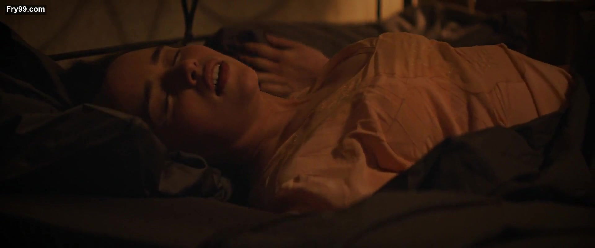 Emilia Clarke – voice from the stone