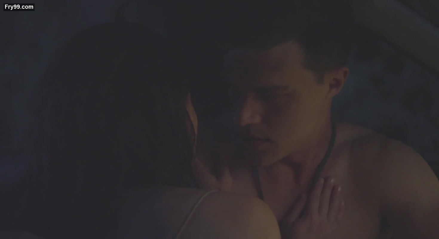 Emilie de Ravin – The Submarine Kid