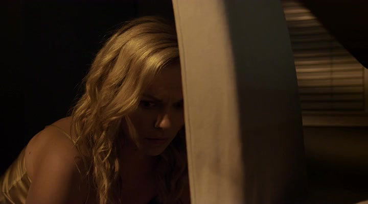 Emilie Ullerup – sleepwalking in suburbia