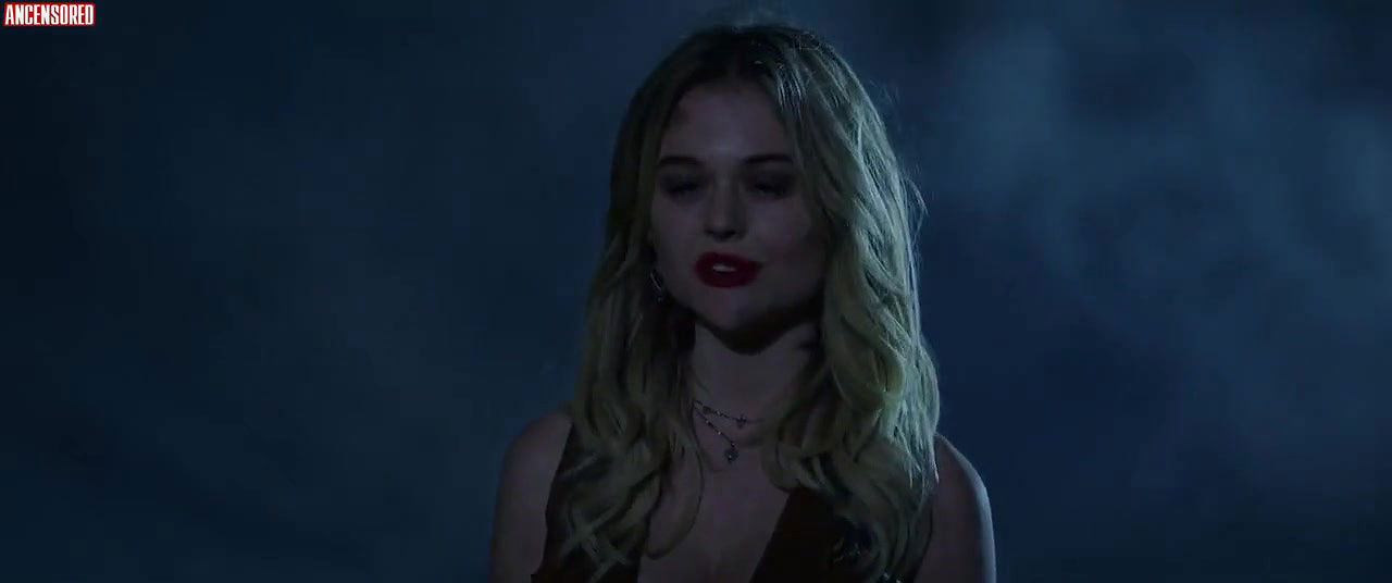 emily alyn lind – the babysitter killer queen