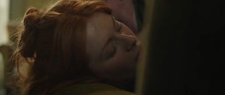 Emily Beecham – daphne