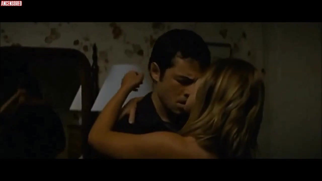 Emily Blunt – Looper