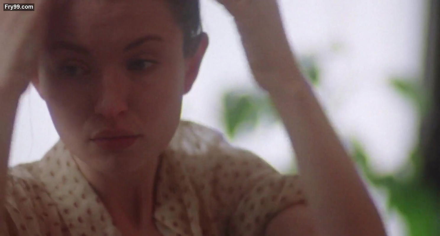 Emily Browning – golden exits