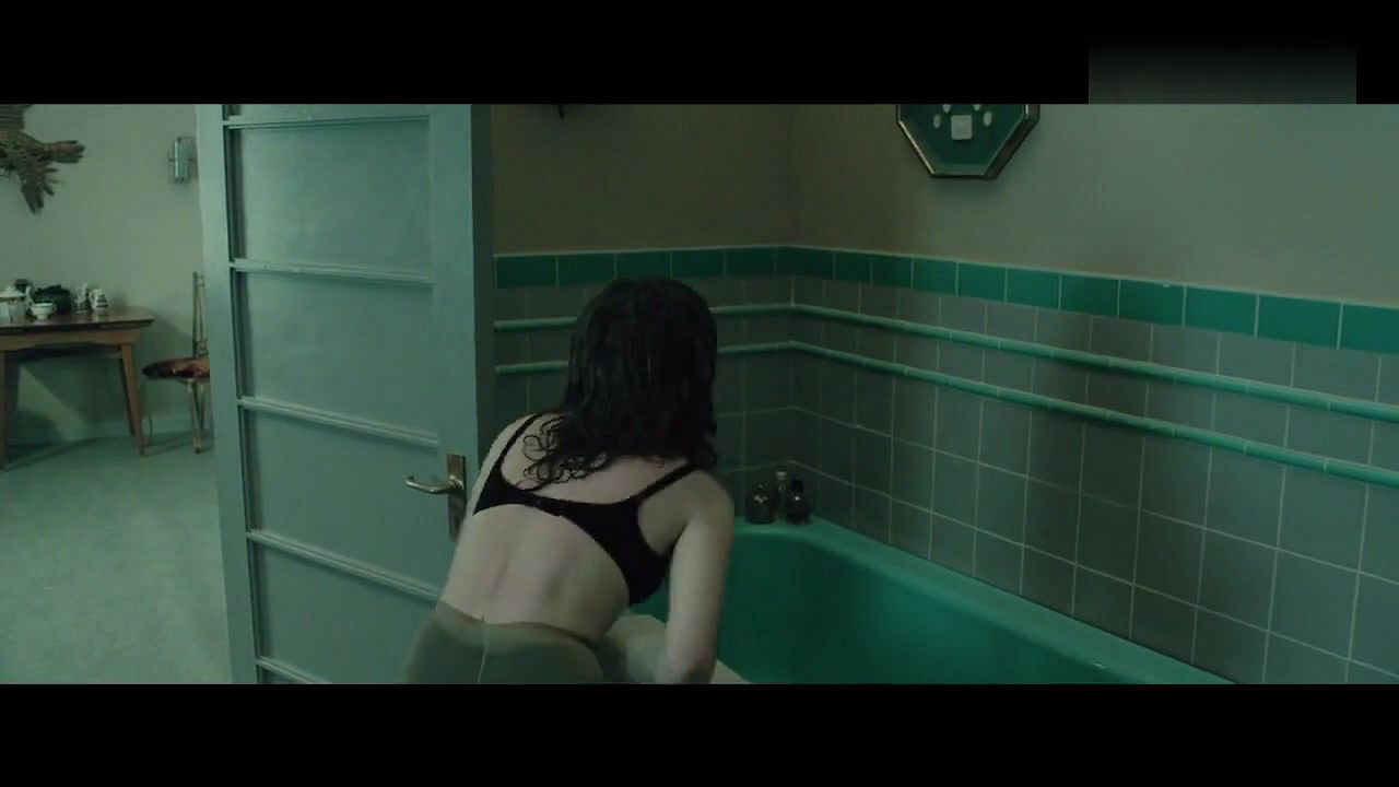 Emily Browning – legend 2